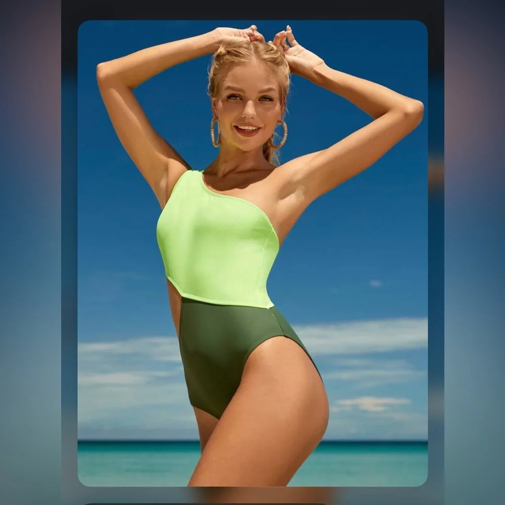 ColourBlock One-Piece - Picture 1 of 9
